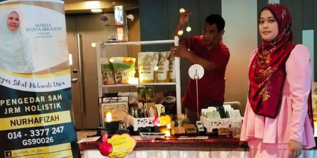BOOTH PENGEDAR, PUAN NURHAFIZAH SEMPENA HI TEA AERONITA DI SAMA SAMA HOTEL KLIA 15 OGOS 2025 