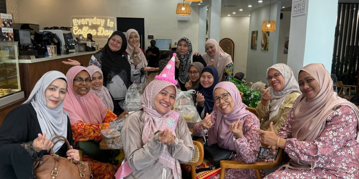 SAMBUTAN HARI LAHIR STOKIS JRMNS, PUAN HAJAH NAZATUL AZLIN DARIPADA TEAMNOGORI OHSEM 