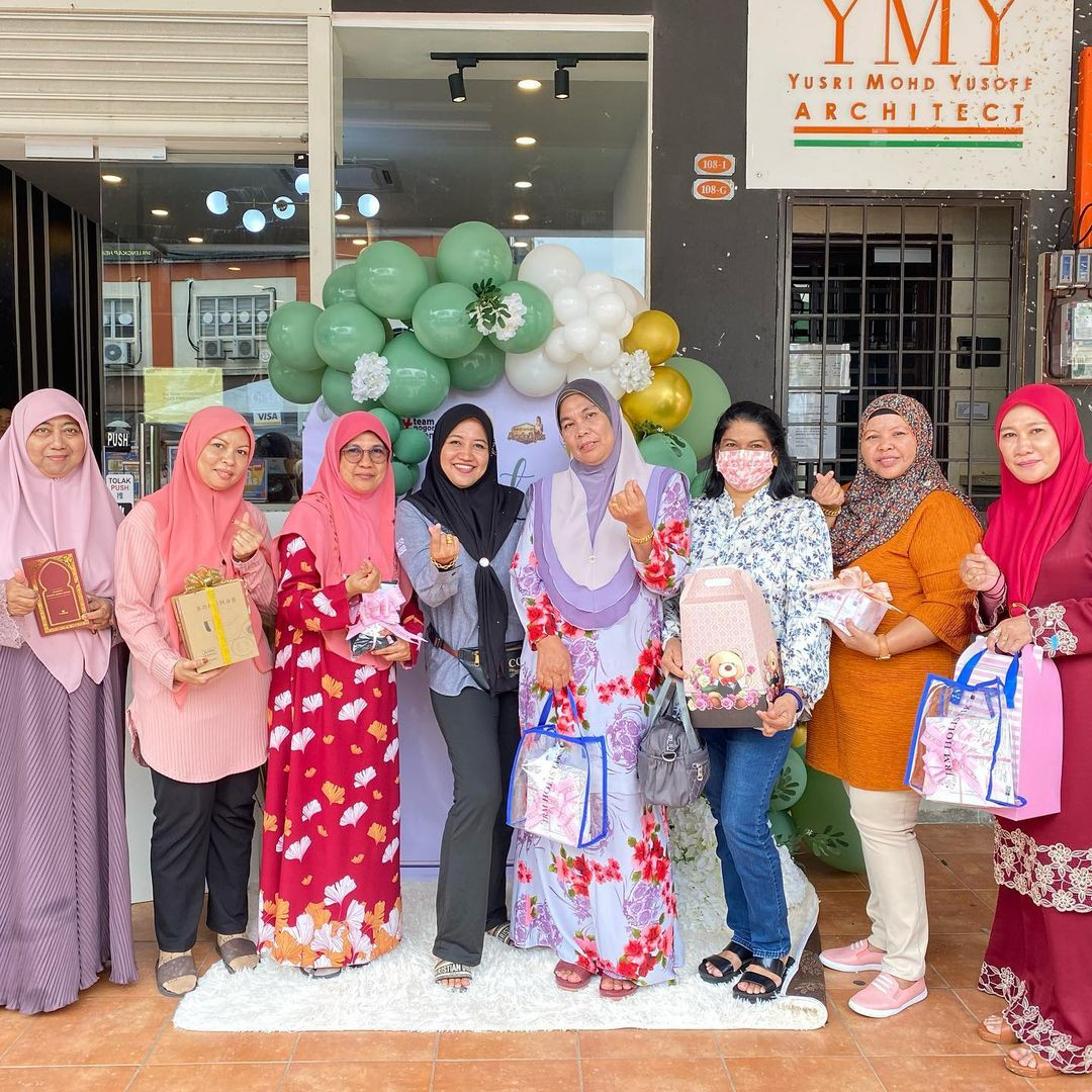 HARI BERTEMU PELANGGAN JRMNS